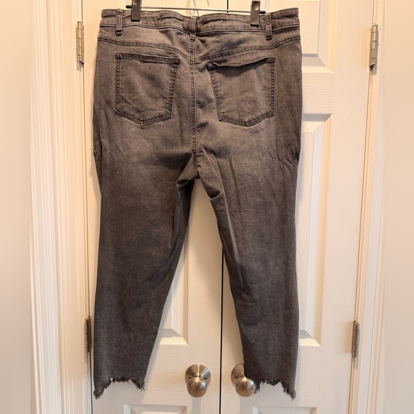 A Beautiful Soul Distressed Gray Denim Jeans 16 - Picture 2 of 3